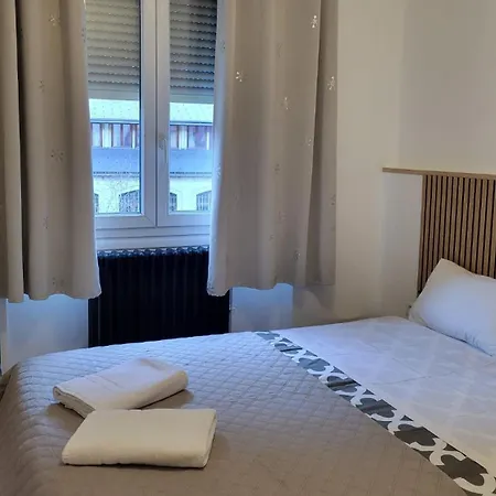 Hotel De La Gare-2